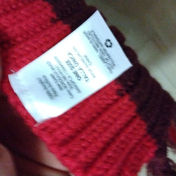 Long knitted scarf - Picture 3 of 8